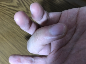 Fの時の指の形…