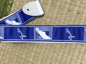 Fender製のギターストラップ